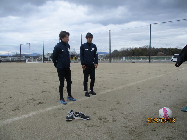 サッカー部にコーチが…!!